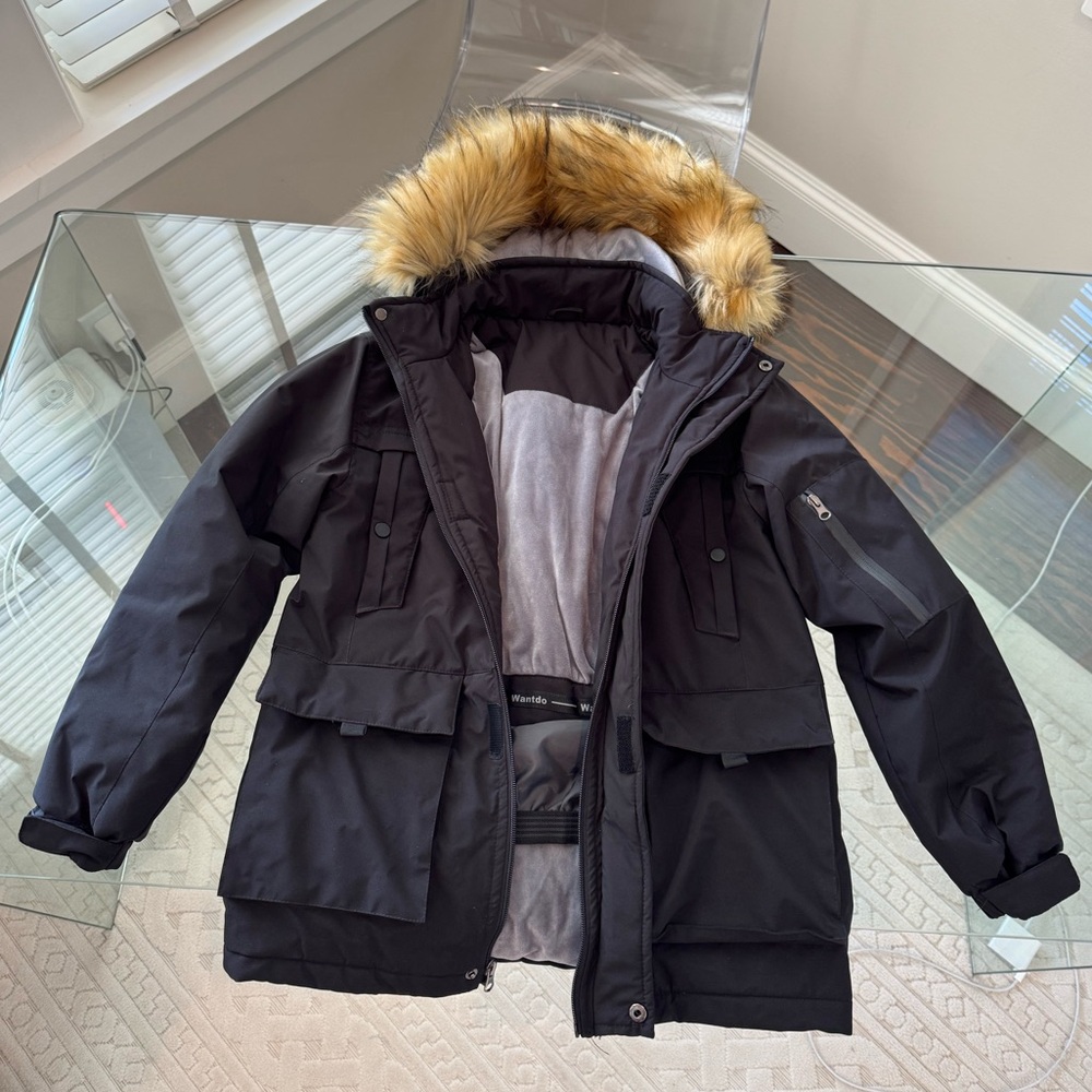 Kids Wantdo winter ski / snow jacket. Size 12. Black.
